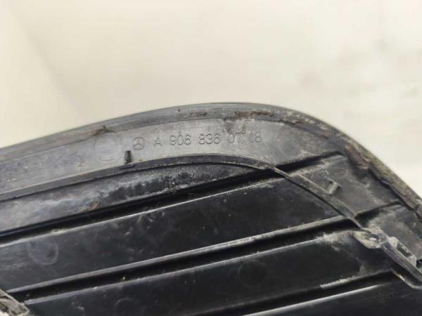 GRILLE DE CAPOT DROIT MERCEDES SPRINTER W906 - Vue 2